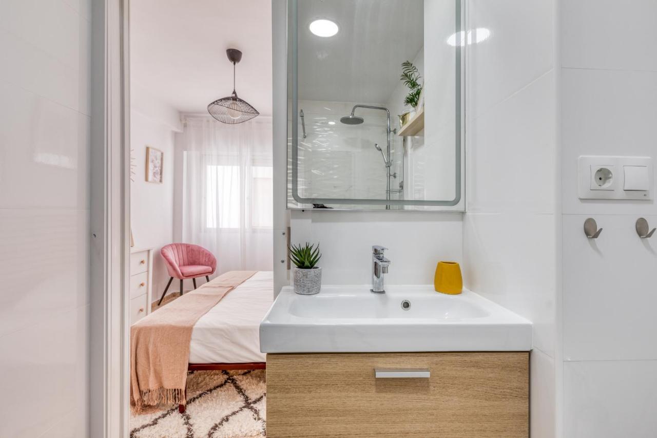 אסטפונה Hanami Avenida De Espana Beach Front - Mountain View מראה חיצוני תמונה