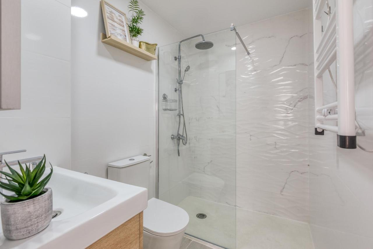 אסטפונה Hanami Avenida De Espana Beach Front - Mountain View מראה חיצוני תמונה